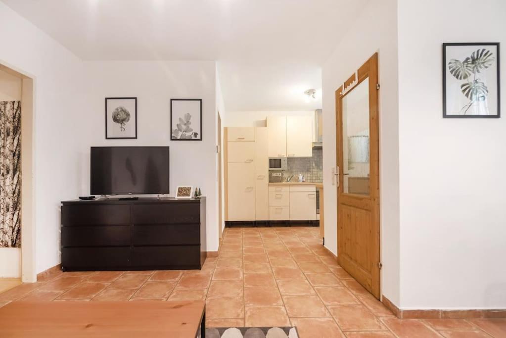Spacious Apartment *